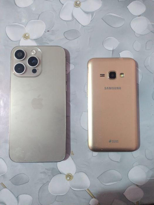 Продам 2 телефона за 15000