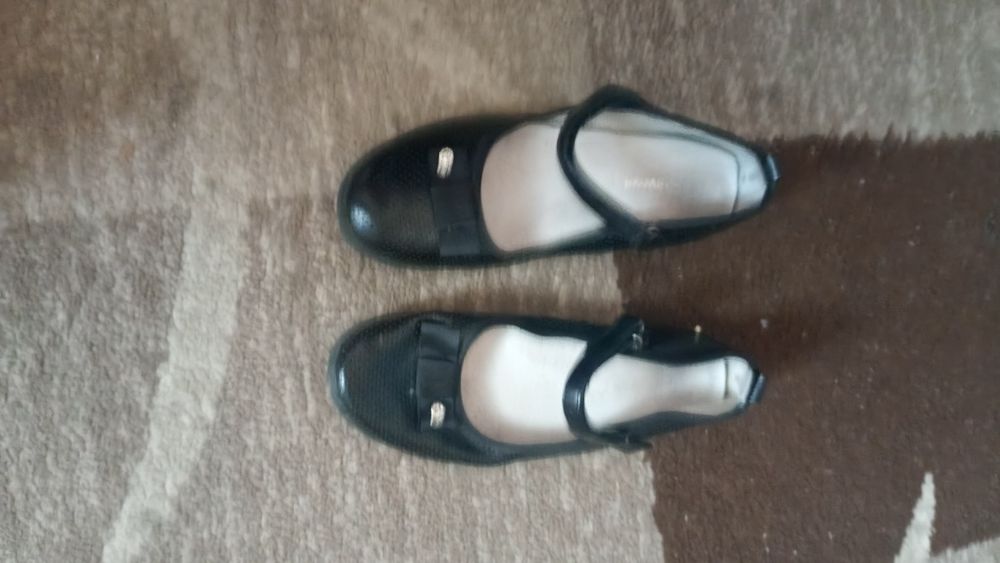 Vând balerini pentru fete mărimea 34