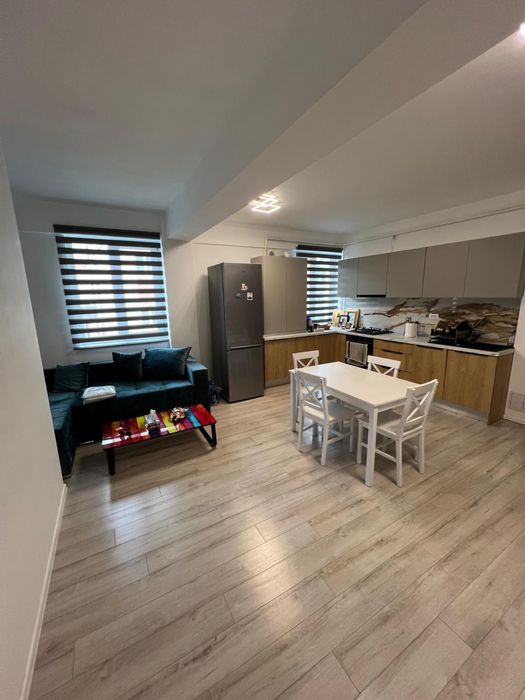 Ofer spre închiriere apartament cu 2 camere pe Bulevard