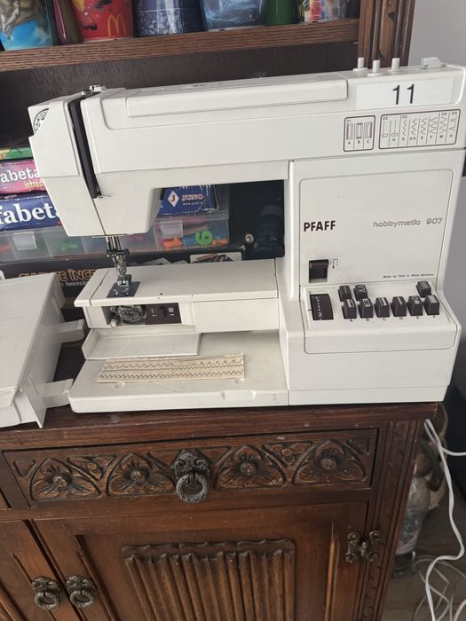 Masina  de cusut PFAFF 907