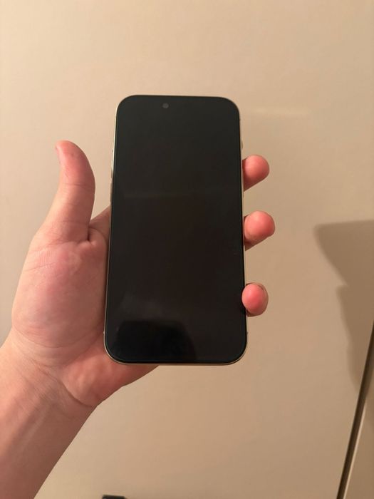 Vând iPhone 17 AIR CA NOU