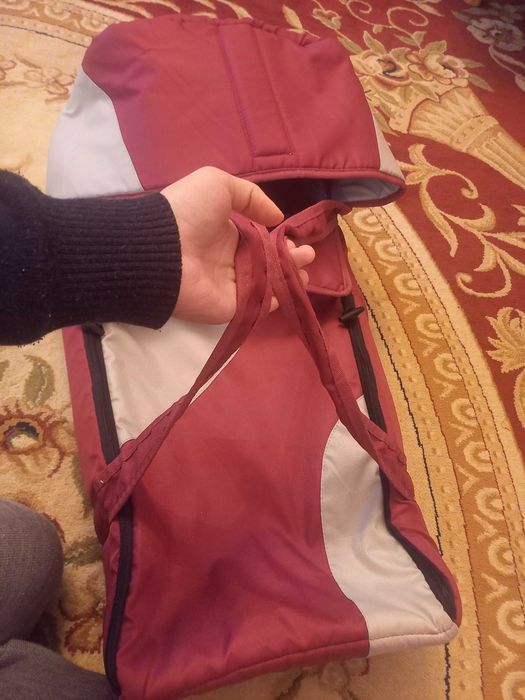 Bolalar kalyaskasi va qoshimcha aksasuarlari bilan