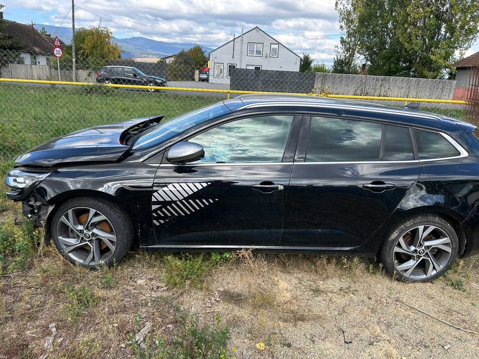Renault Megane GT 1.6 benzina 205 cp 2018 avariat