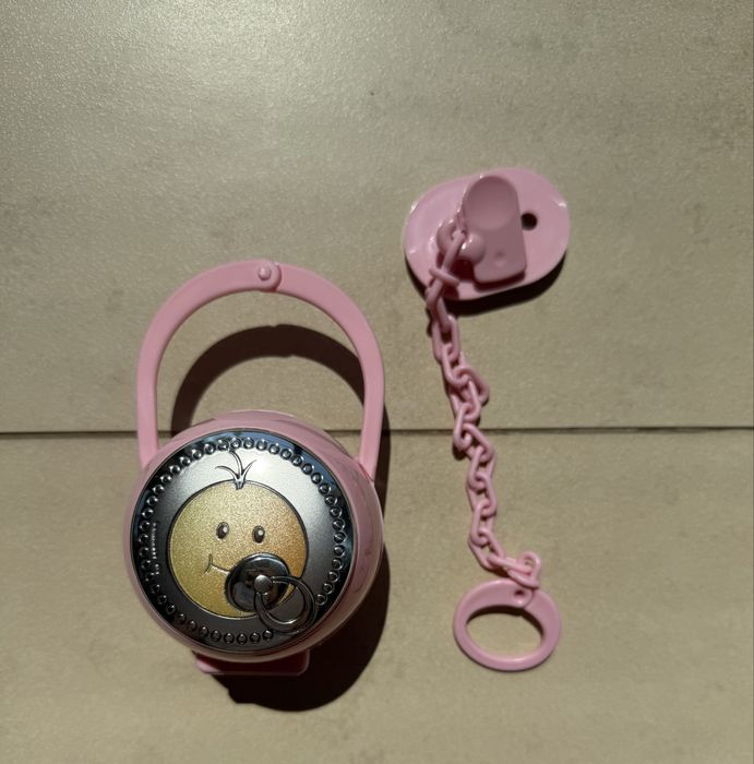 Красива кутия за биберон