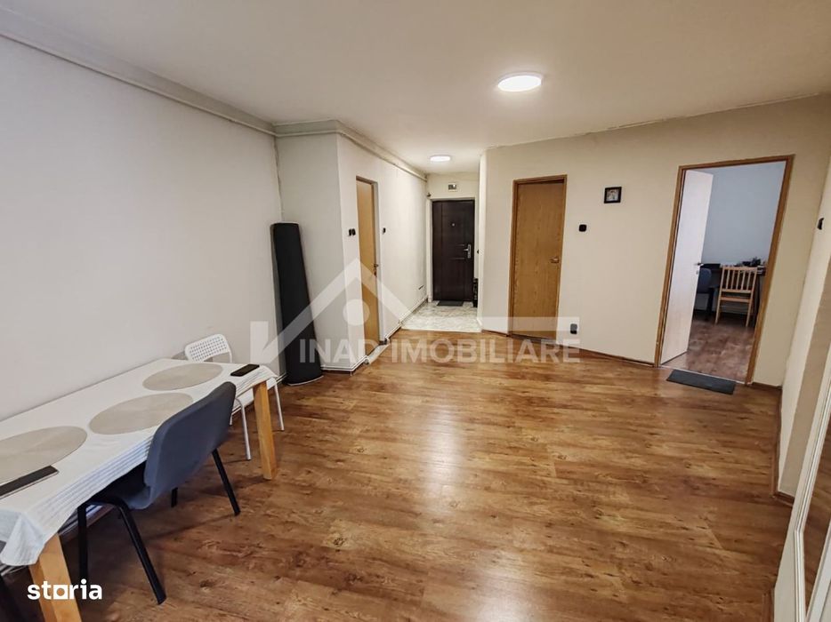 Apartament 3 camere de 75mp, 2 bai, 1 balcon, Str. Constantin Brancusi