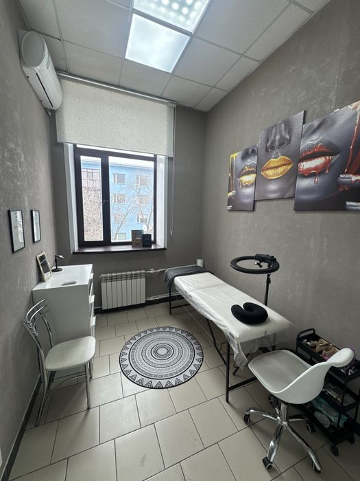 Сдаю кабинет в центре города