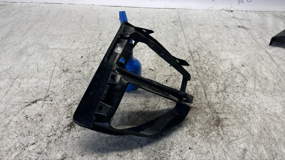 2 броя Лява основа за предна броня BMW M50 G05 2019