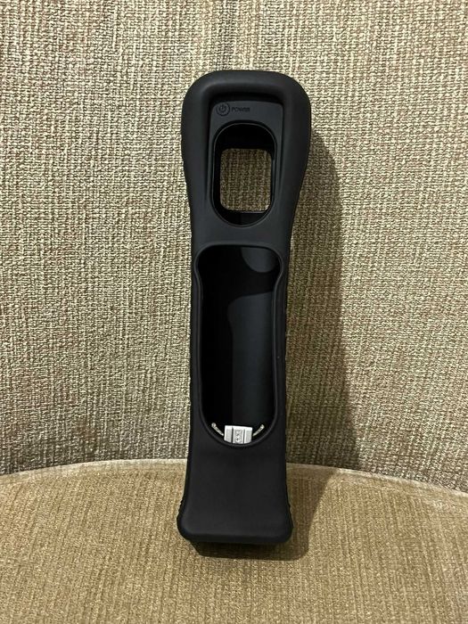 Adaptor Motion Plus Nintendo WII cu husa silicon produs original 100%