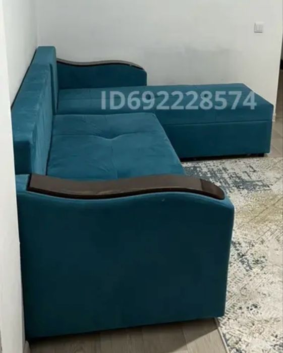 Угловой диван (велюр)