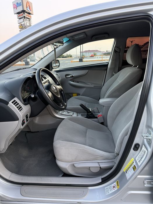 TOYOTA каролла 2013 1.8 автомат