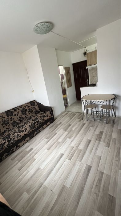 Inchiriez cameră cămin