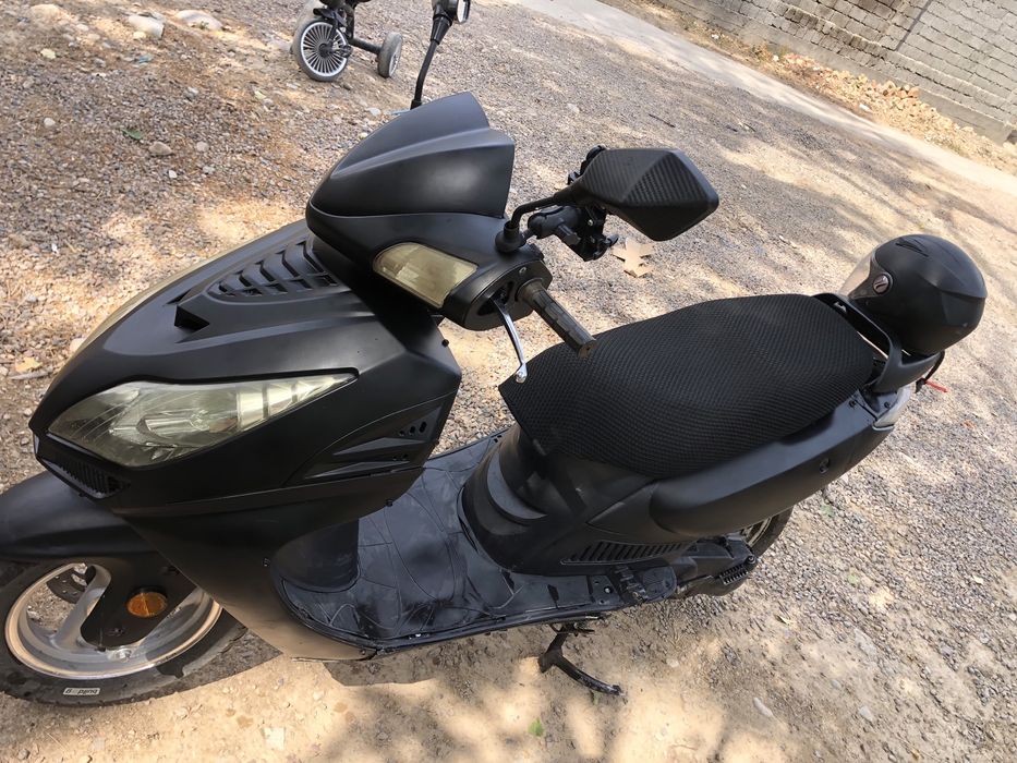 Скутер сотилади!