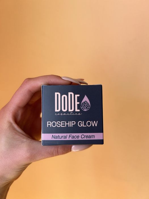 Натурален крем с шипки за нормална към суха кожа ROSEHIP GLOW