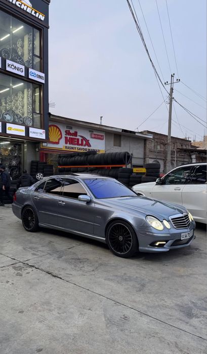 Mercedes benz W211