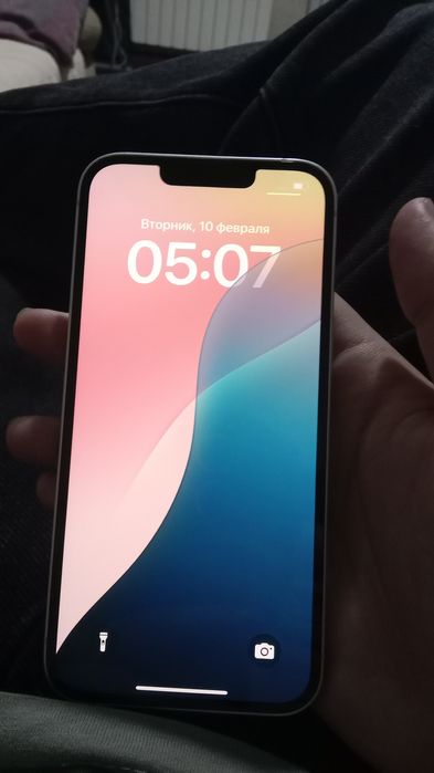 Продам iPhone 13
