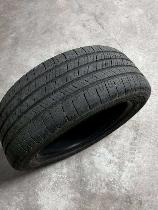 Продам летние шины Michelin. Размер: 215/55R 17
