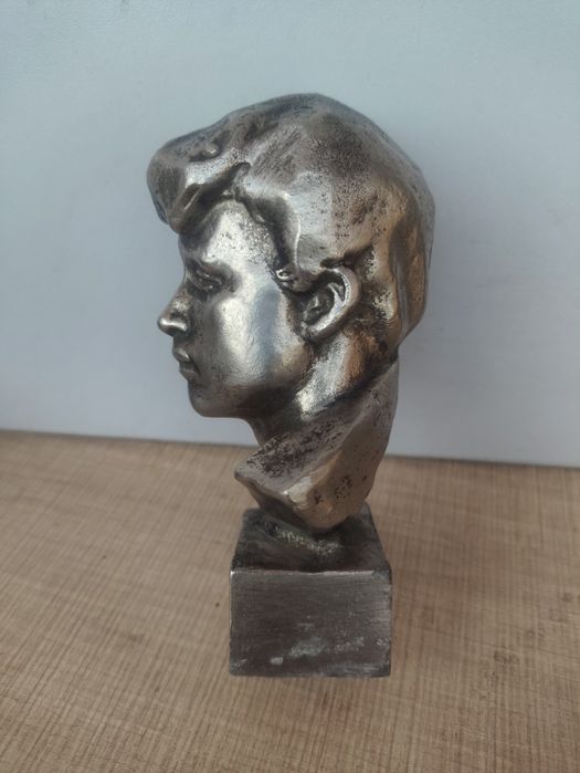 Продам бюст С.Есенина.