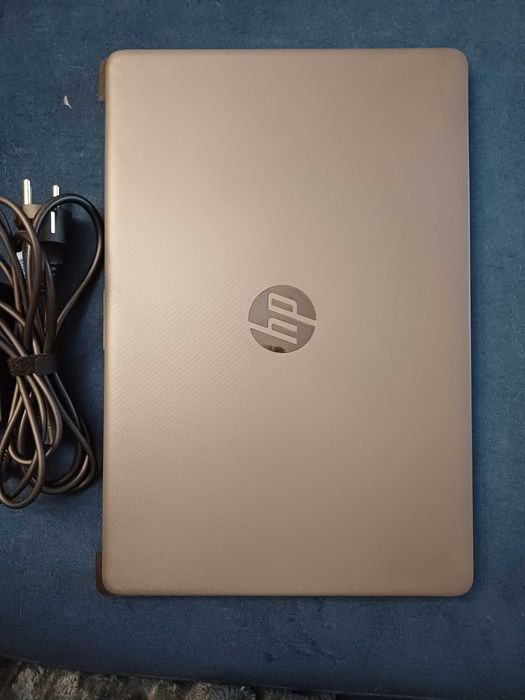 Laptop HP 250 G8 notebook + rucsac laptop