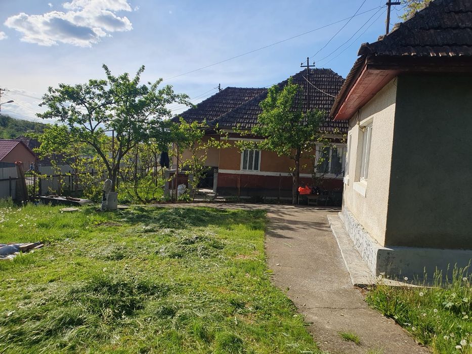 Vând casă în comuna Sânger