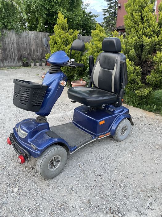 Vând scuter electrică 4 roți