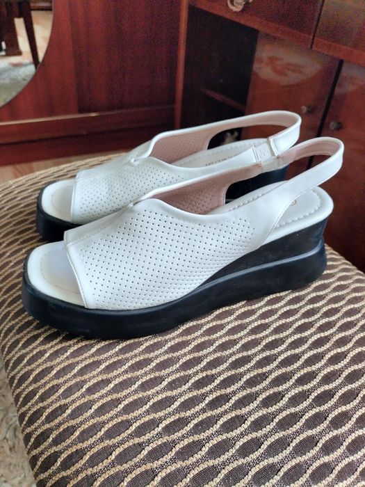 Босоножки летние