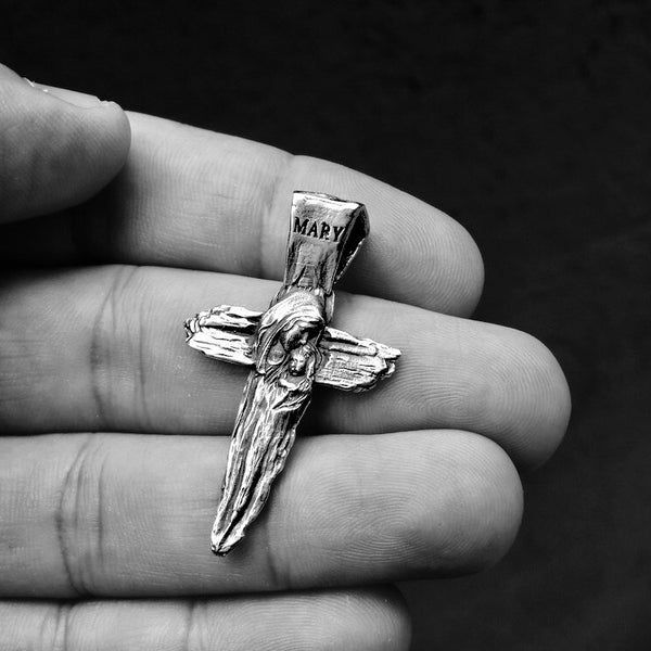Сребърен кръст 925 с Дева Мария и Младенеца  бижу за вяра и закрила