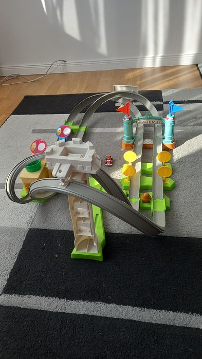 Circuit hot wheels mario kart