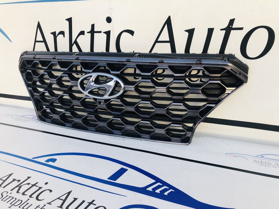 Grila radiator Hyundai Santa Fe după 2019 cod 86366-S1110