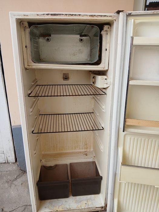 Holadilnik  mince 16