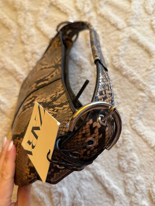 Нова дамска чанта zara змийски принт зара guess michael kors