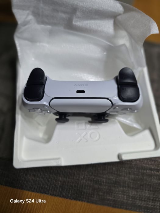 PS5 DualSense controler