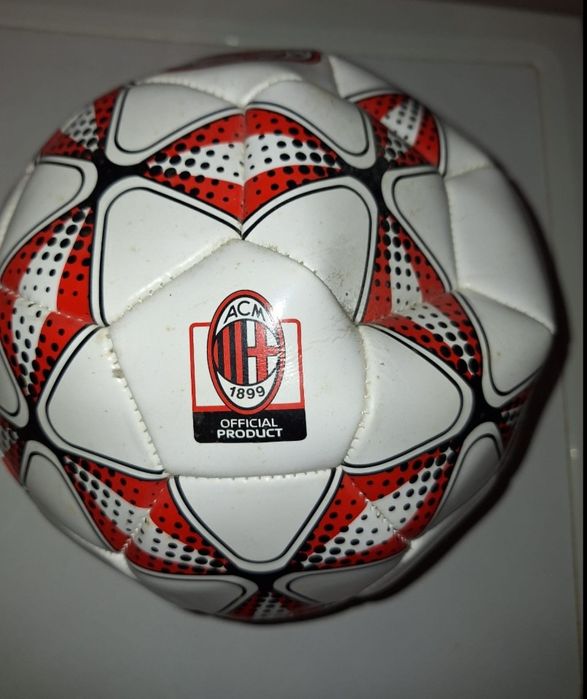 Minge fotbal Ac Milan