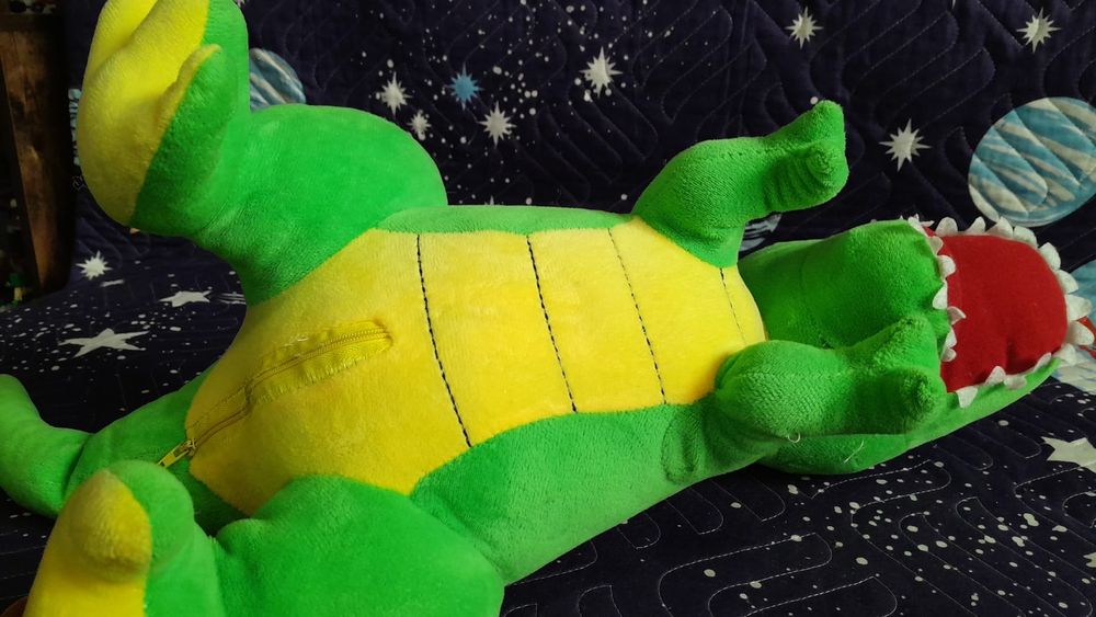 Plus maricel dinozaur verde