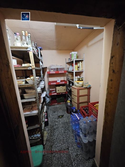 Заведение в Плевен, област-с.Обнова площ 130 цена 250000