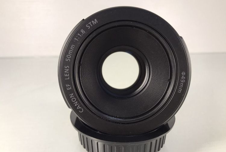 Объектив Canon EF 50mm 1.8 STM. В отличном состоянии . Портрретник.