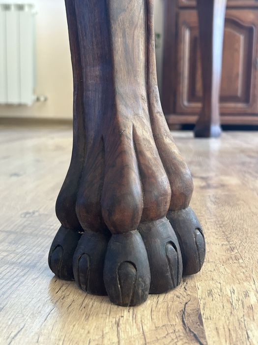 Разтягаща се винтидж дъвена маса на ~100 г. с дърворезба