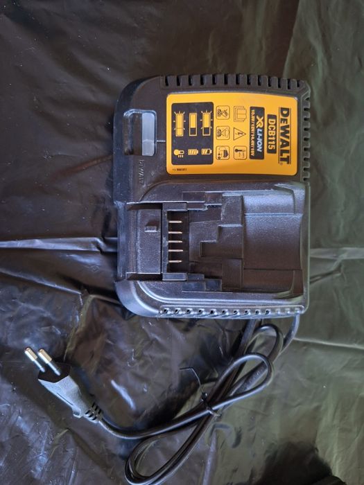 Зарядное устройство dewalt