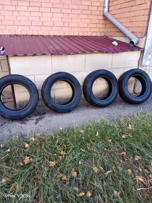 Продам  шины Санни
