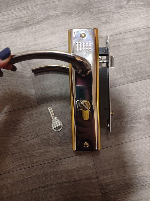 Замок врезной  2 ключа