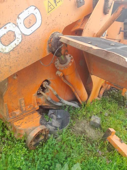 Cilindru hidraulic  incarcator frontal  vola Daewoo MG400