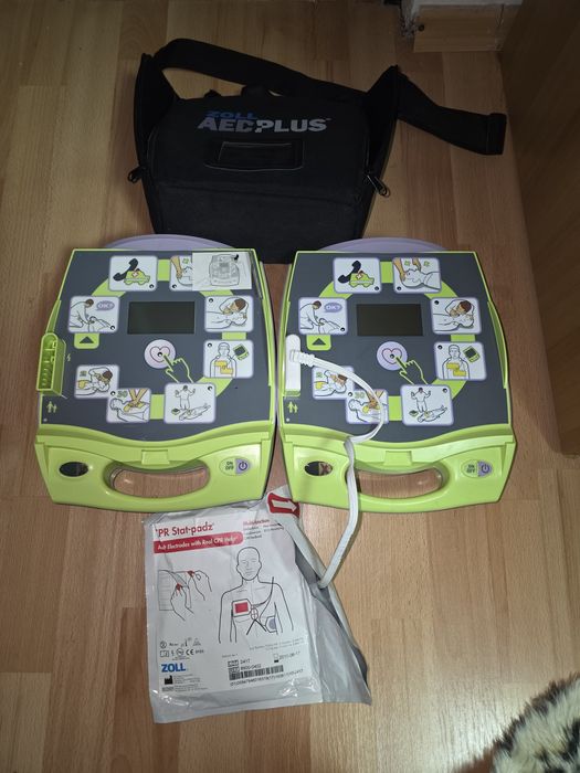 ZOLL AED PLUS defilibrator semiautomat cu electrozi