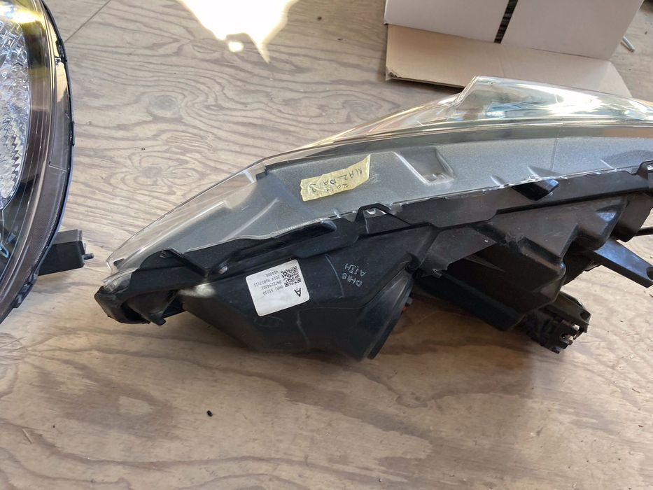 Десен фар за Mazda 3. 13-17. С забележки.