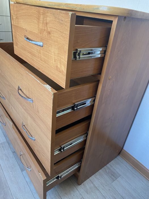 Комод с телескопическими направляющими