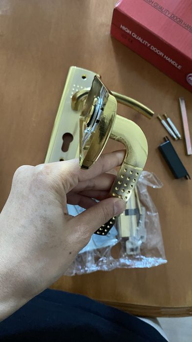 Есік тұтқасы сатылады