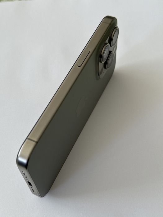 iPhone 15 PRO cu 95% Bateria