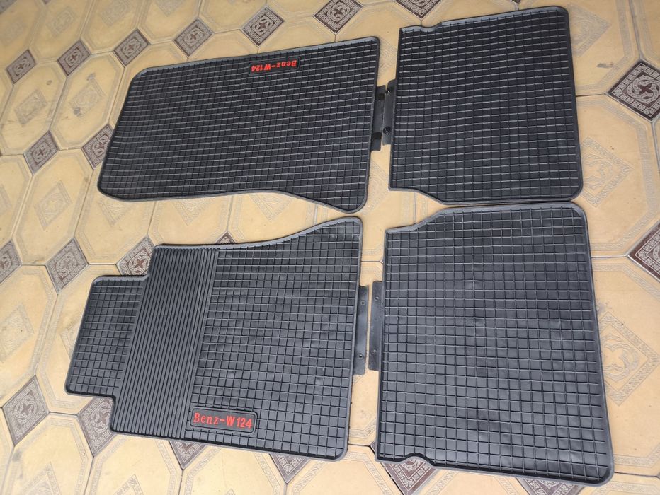 Полики Mercedes W124. Новые.