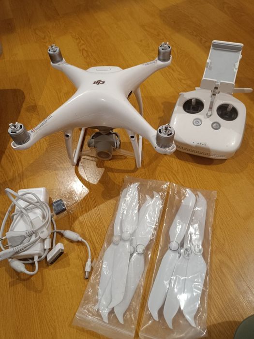 DJI Phantom 4 Pro V2.0 Dronă