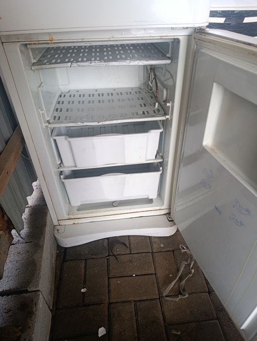 Холодильник индесит