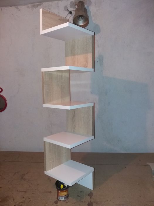 Ъглови етажерки чисто нови