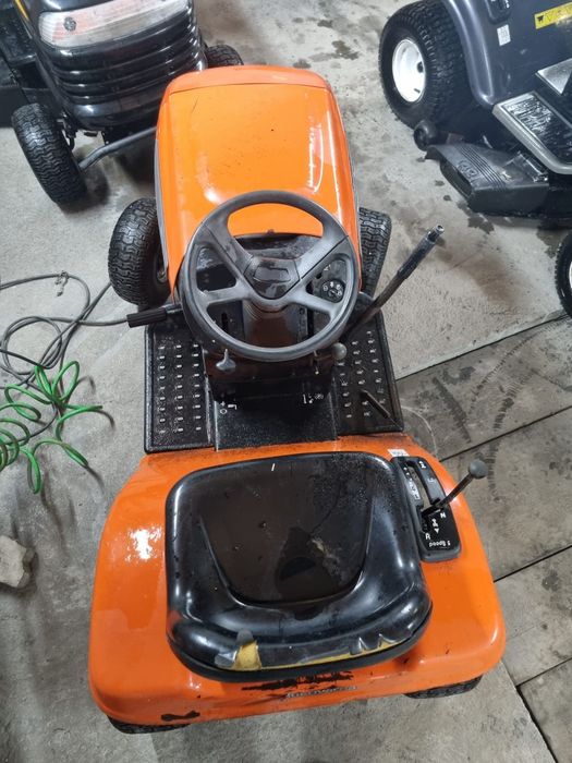 Tractoras gazon husqvarna lt131